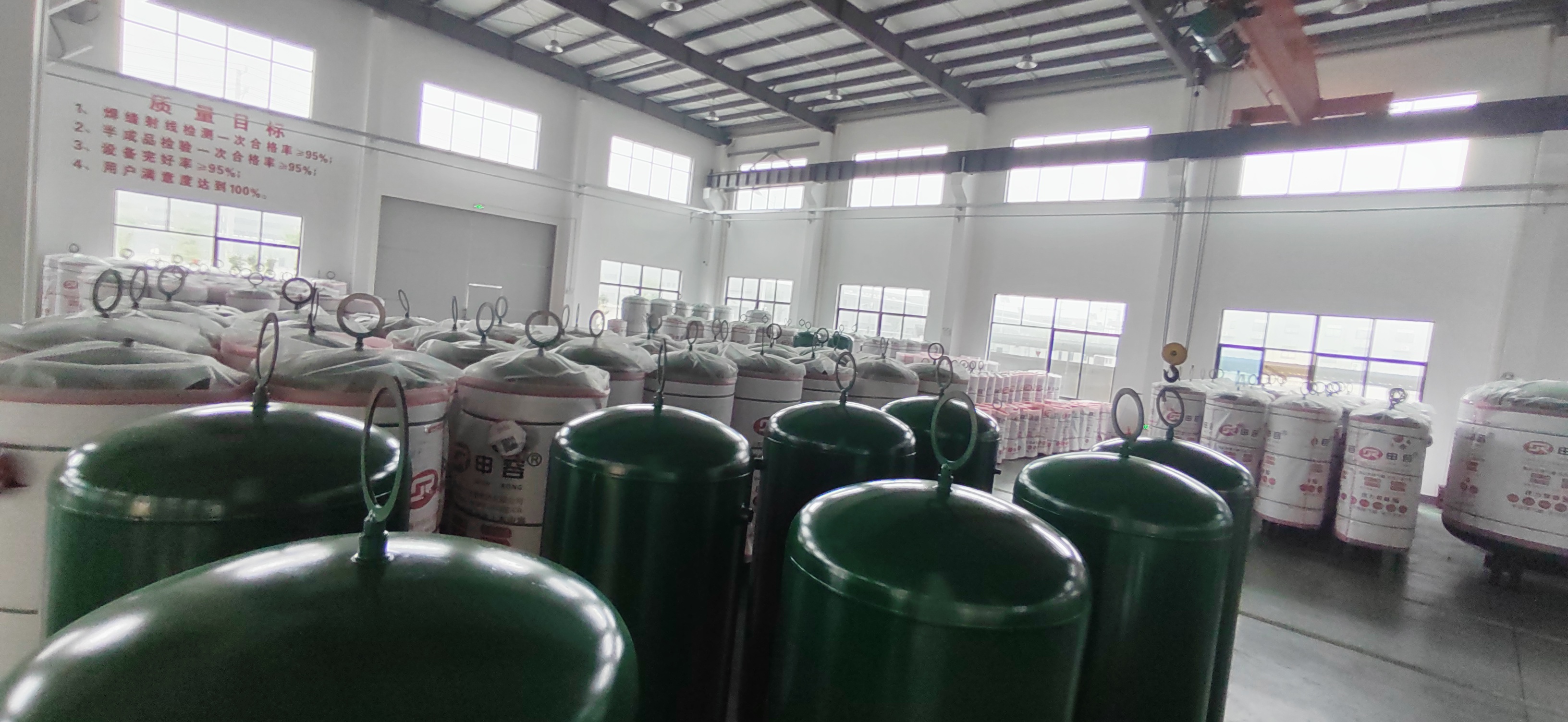 上海申容儲(chǔ)氣罐倉庫